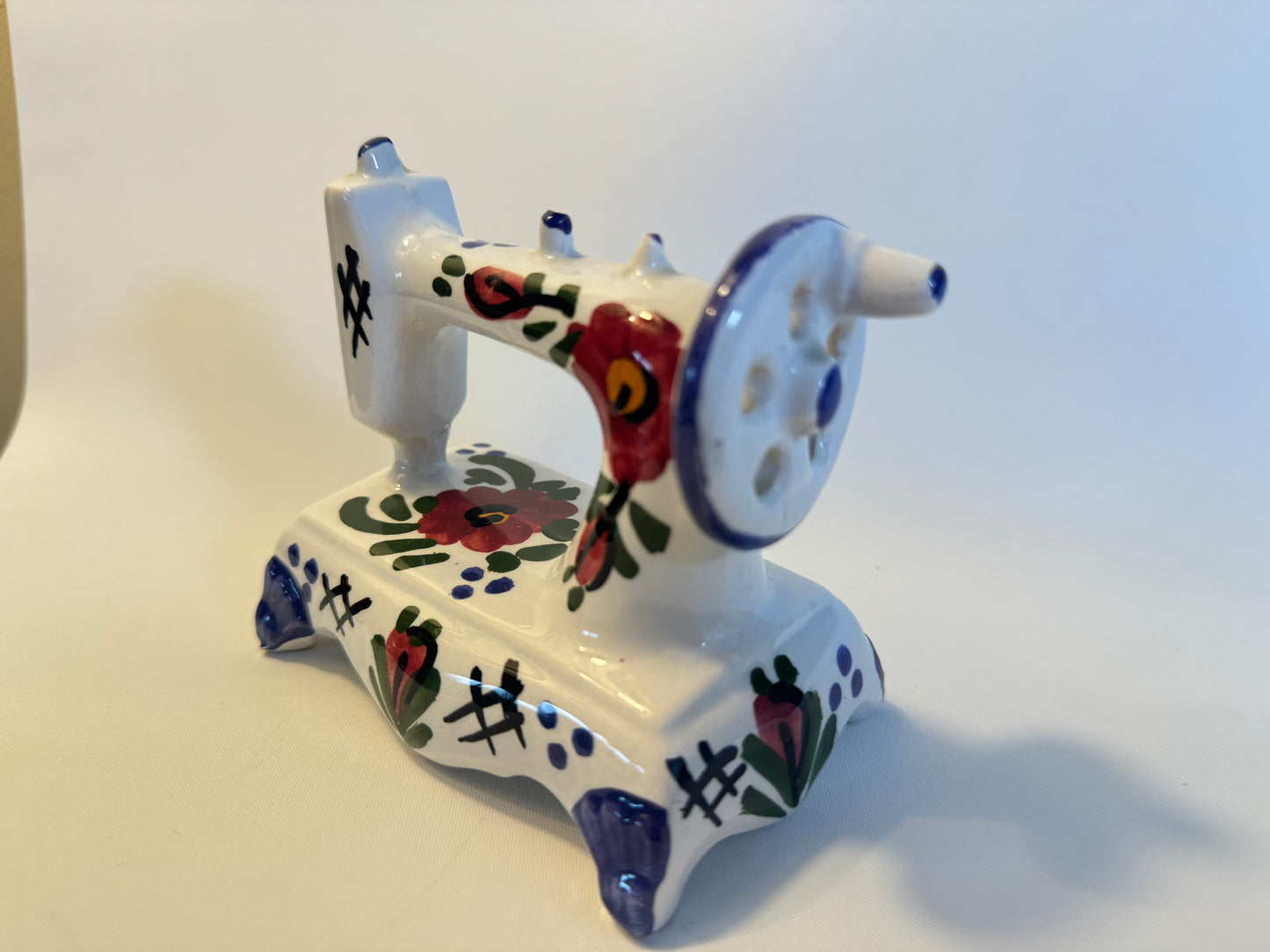 Small Ceramic Hand Painted Sewing Machine | Floral Pattern | Vintage Retro |