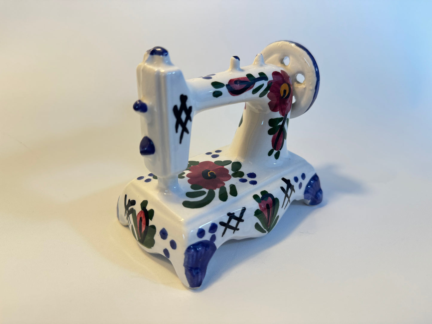 Small Ceramic Hand Painted Sewing Machine | Floral Pattern | Vintage Retro |