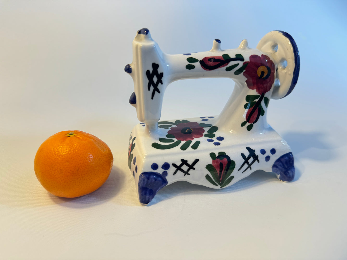 Small Ceramic Hand Painted Sewing Machine | Floral Pattern | Vintage Retro |