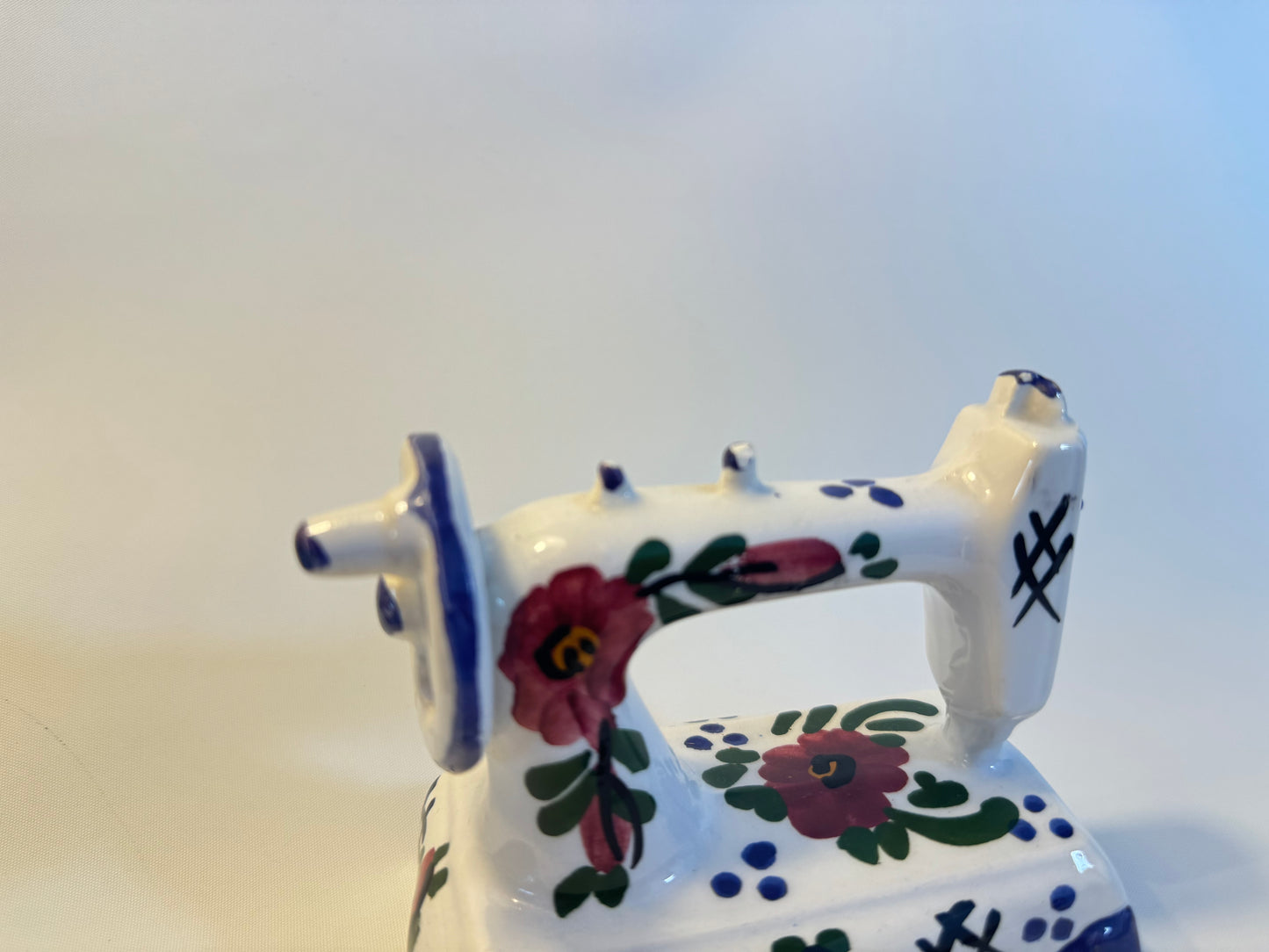 Small Ceramic Hand Painted Sewing Machine | Floral Pattern | Vintage Retro |